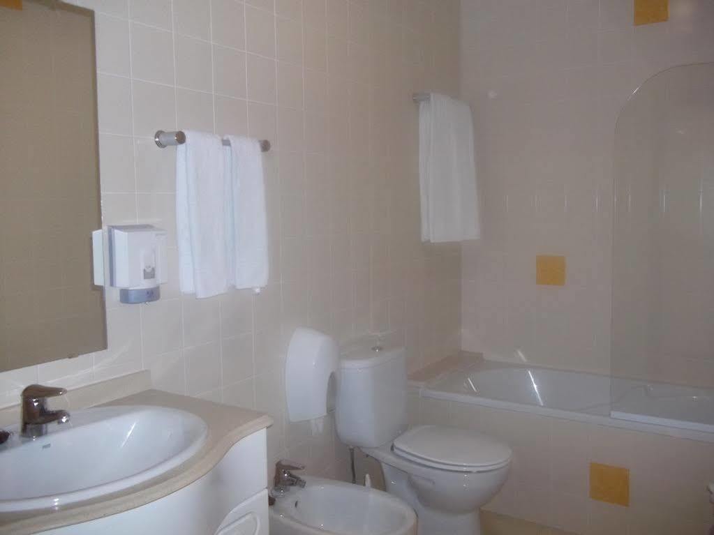 Hotel Gameiro Ентронкаменто Екстериор снимка